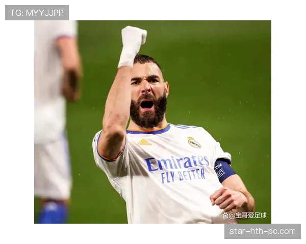 本泽马巅峰为何姗姗来迟：一位中锋的转型路径与能力重构